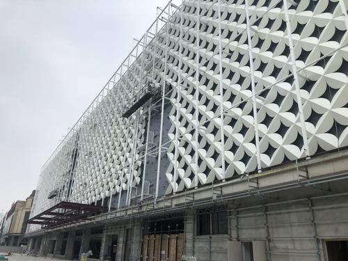 25 写美篇工程进度汇报 一 工程情况1,土建主体:已完成 2,幕墙工程