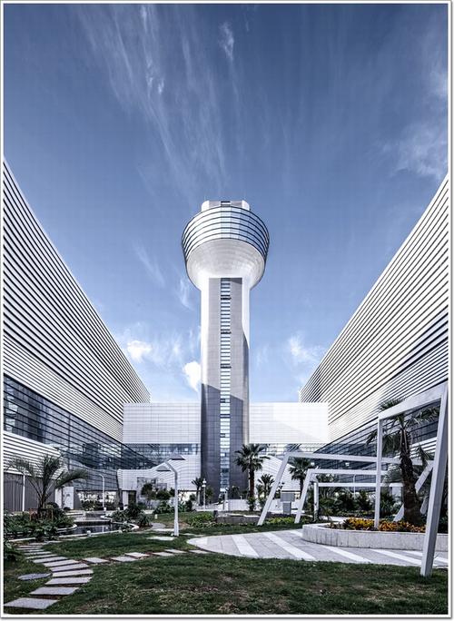 中南为全球最大垃圾焚烧发电建筑披上华丽铠甲加冕2021幕墙工程奖